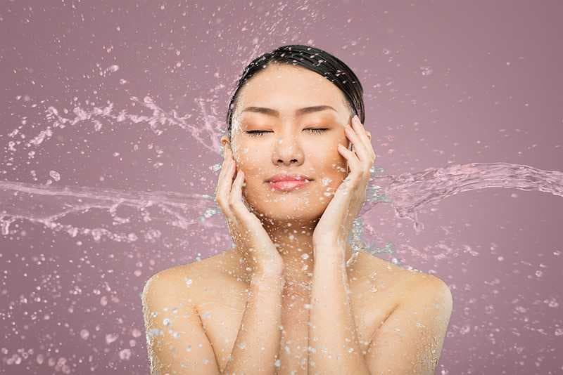 Tonici viso coreani e toner wash method per un viso idratato