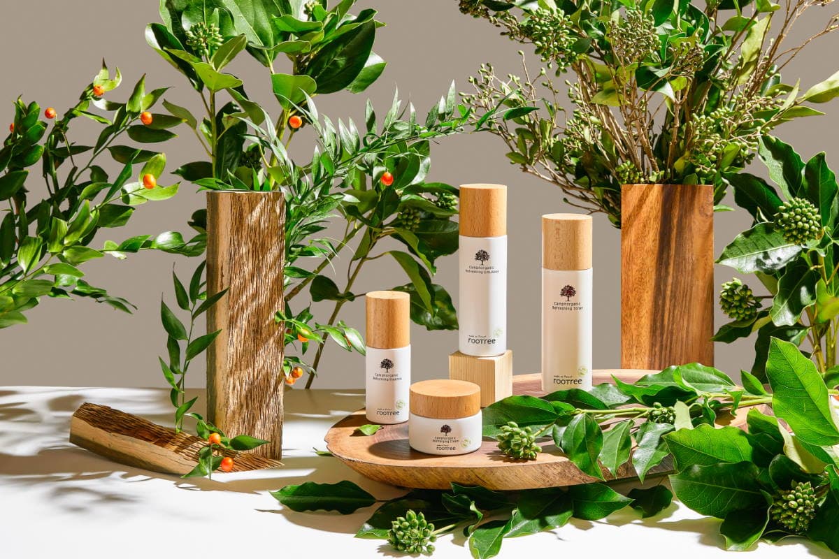 Rootree tutta la vitalità della foresta per il tuo viso